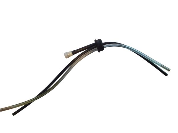 Montaje del tubo de combustible Makita 126138-4 - Imagen 3